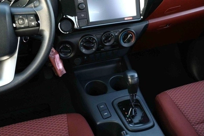 Toyota Hilux HILUX AT 2.4L  Mid AT DIESEL Grey-7
