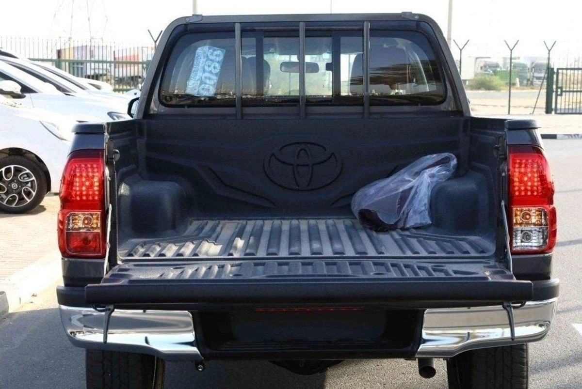 Toyota Hilux HILUX AT 2.4L  Mid AT DIESEL Grey-5-0