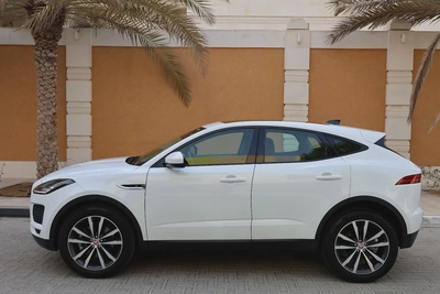 JAGUAR E-PACE P200 AWD ( S PLUS ) - GCC SPECS - ACCIDENT FREE - UNDER WARRANTY --9