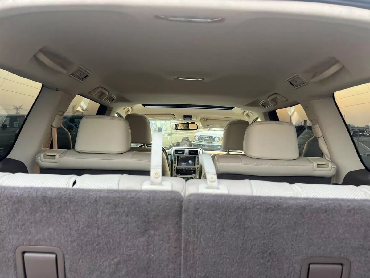 Lexus GX460 2018 Lexus GX460  Full Option  4.6L V8 - Sunroof - Rear Camera & Sensor - Leather Seat - AWD 4x4-17-0