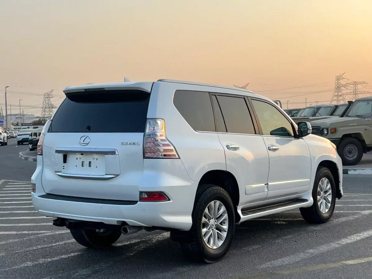 Lexus GX460 2018 Lexus GX460  Full Option  4.6L V8 - Sunroof - Rear Camera & Sensor - Leather Seat - AWD 4x4-5-0