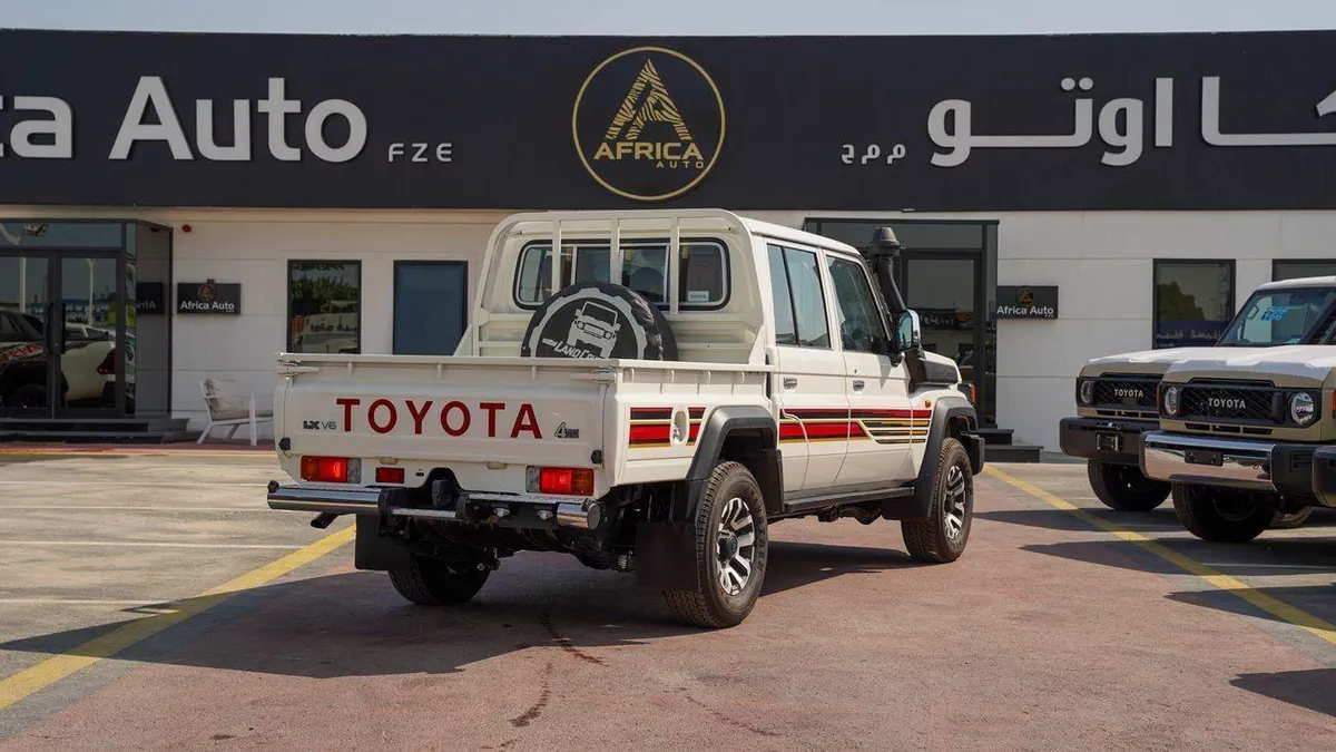 Toyota Land Cruiser Pick Up DC 4.0 PETROL 2025 AT FULL-14-0
