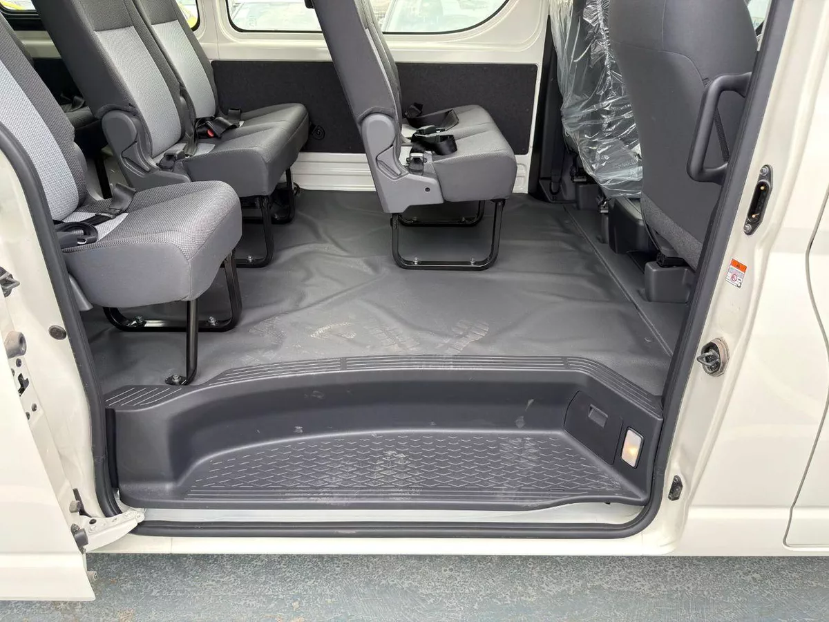 Toyota Hiace GL 3.5L Petrol V6 2025 Export Price @ 153,500 AED-8-8