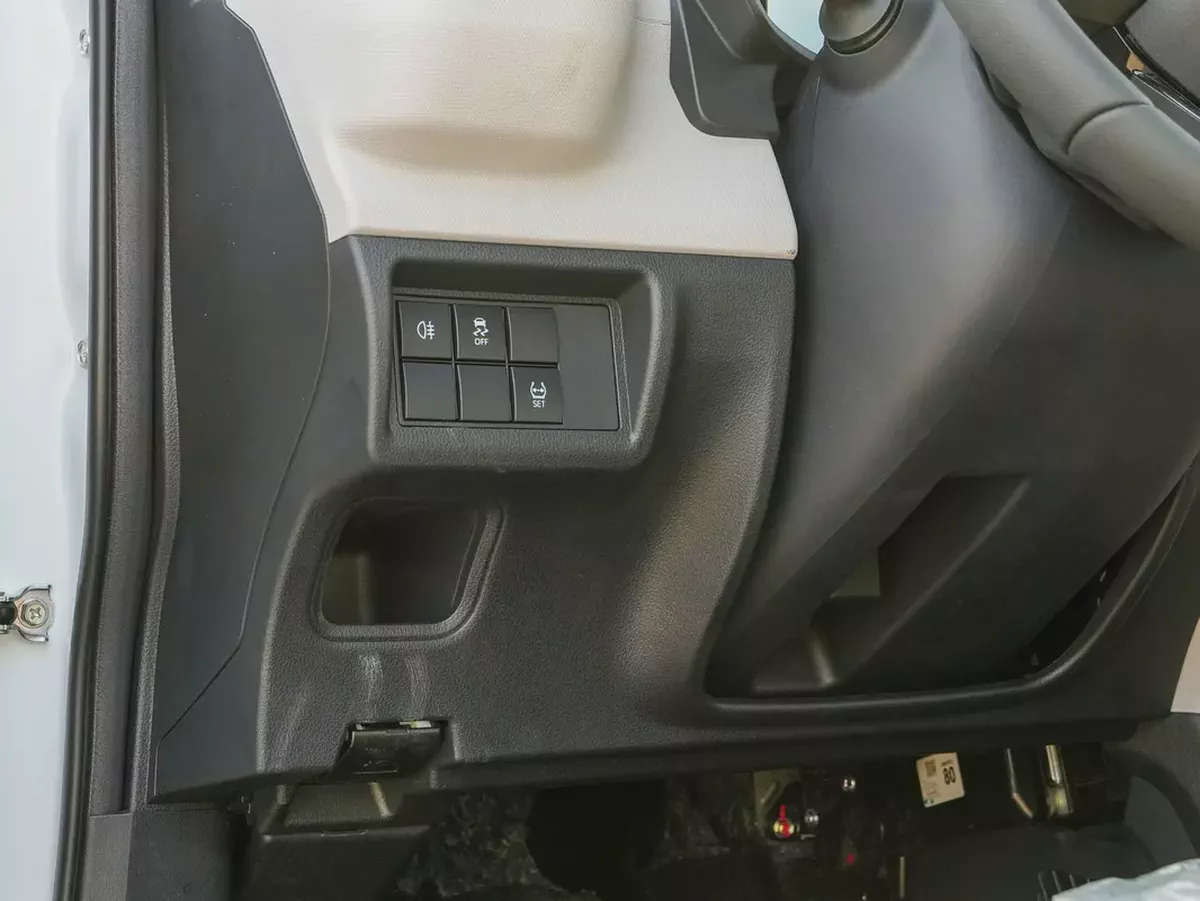 2026 TOYOTA VELOZ 1.5L GCC BRAND NEW 0KM-9-9