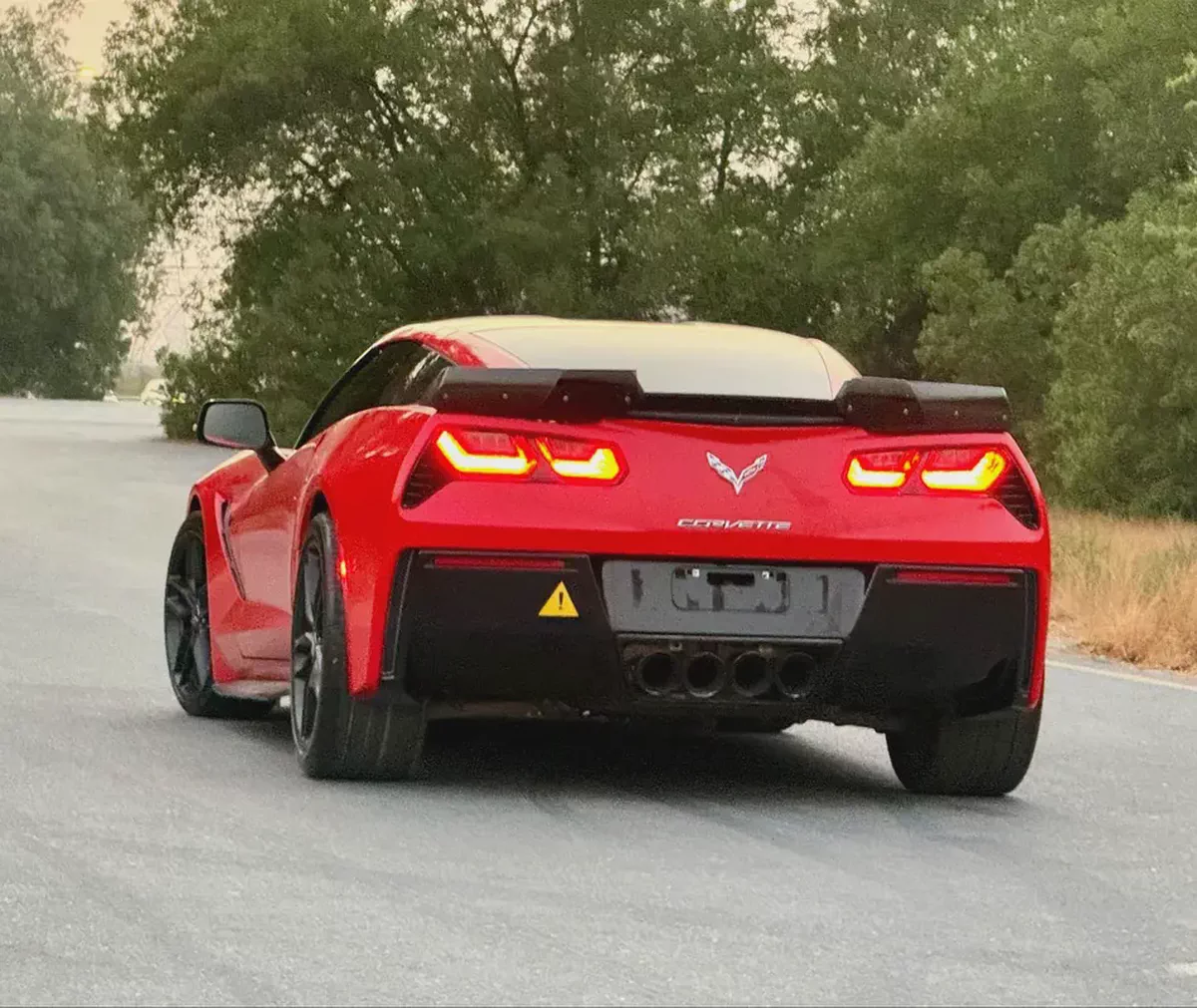 شيفرولية كورفت C7 خليجي موديل 2015 بحالة ممتازة-6-6