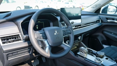 Mitsubishi Outlander Mitsubishi Outlander 2026 – High Line (G06) 2.5L – SUV – GCC Specs – Export Ready-5
