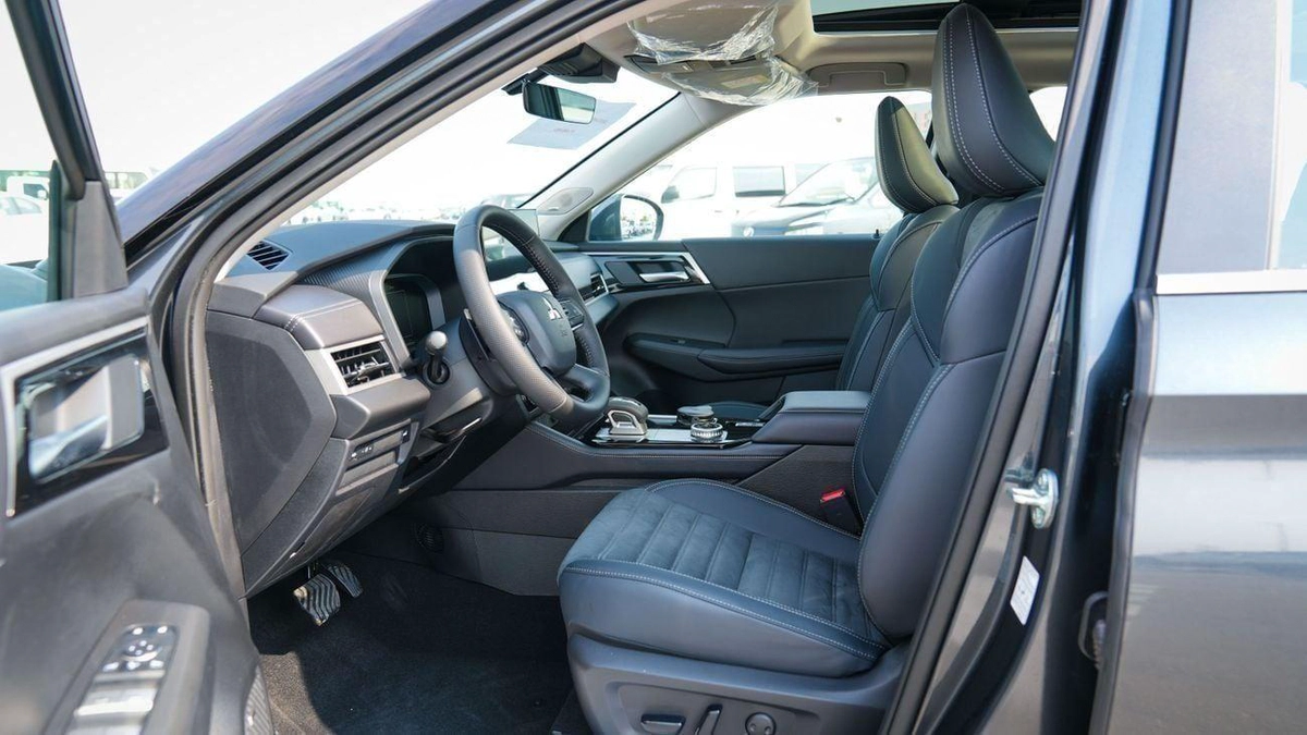 Mitsubishi Outlander Mitsubishi Outlander 2026 – High Line (G06) 2.5L – SUV – GCC Specs – Export Ready-4-4