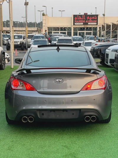 Hyundai Genesis 2010 GCC | Luxury Sedan | Low KM | Excellent Condition-4