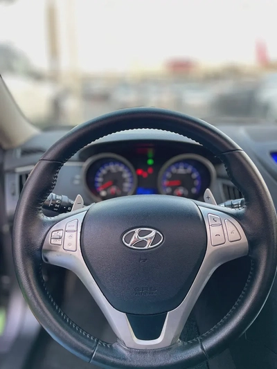 Hyundai Genesis 2010 GCC | Luxury Sedan | Low KM | Excellent Condition-6