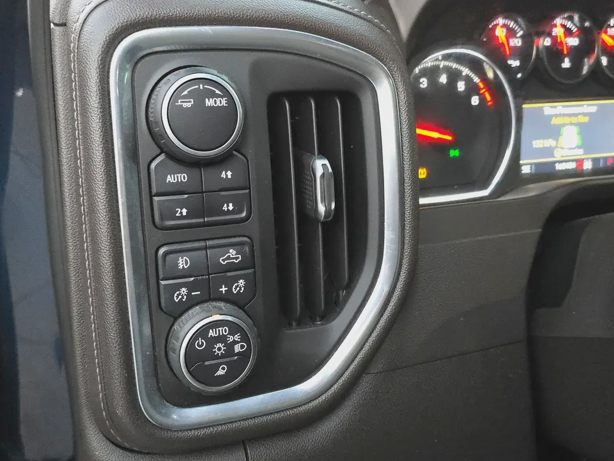 2021 Chevrolet Silverado LTZ - American Specs - Premium Condition-9-9