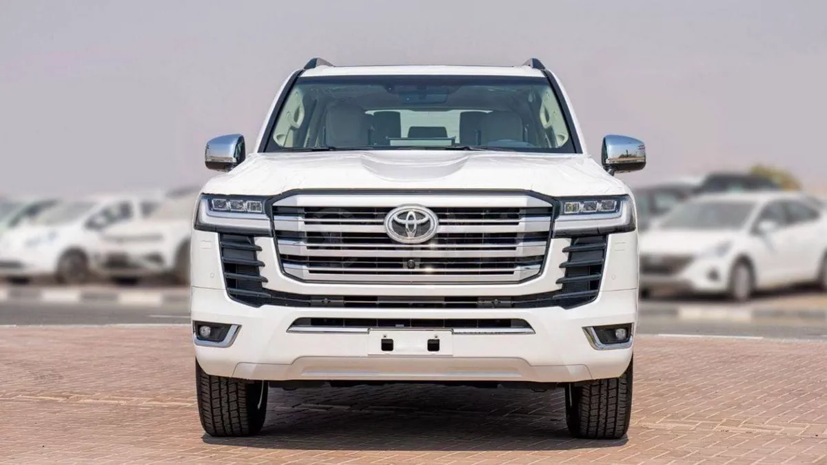 Toyota Land Cruiser VXR LC300 VXR 3.3D AT MY2025 – WHITE-1-0