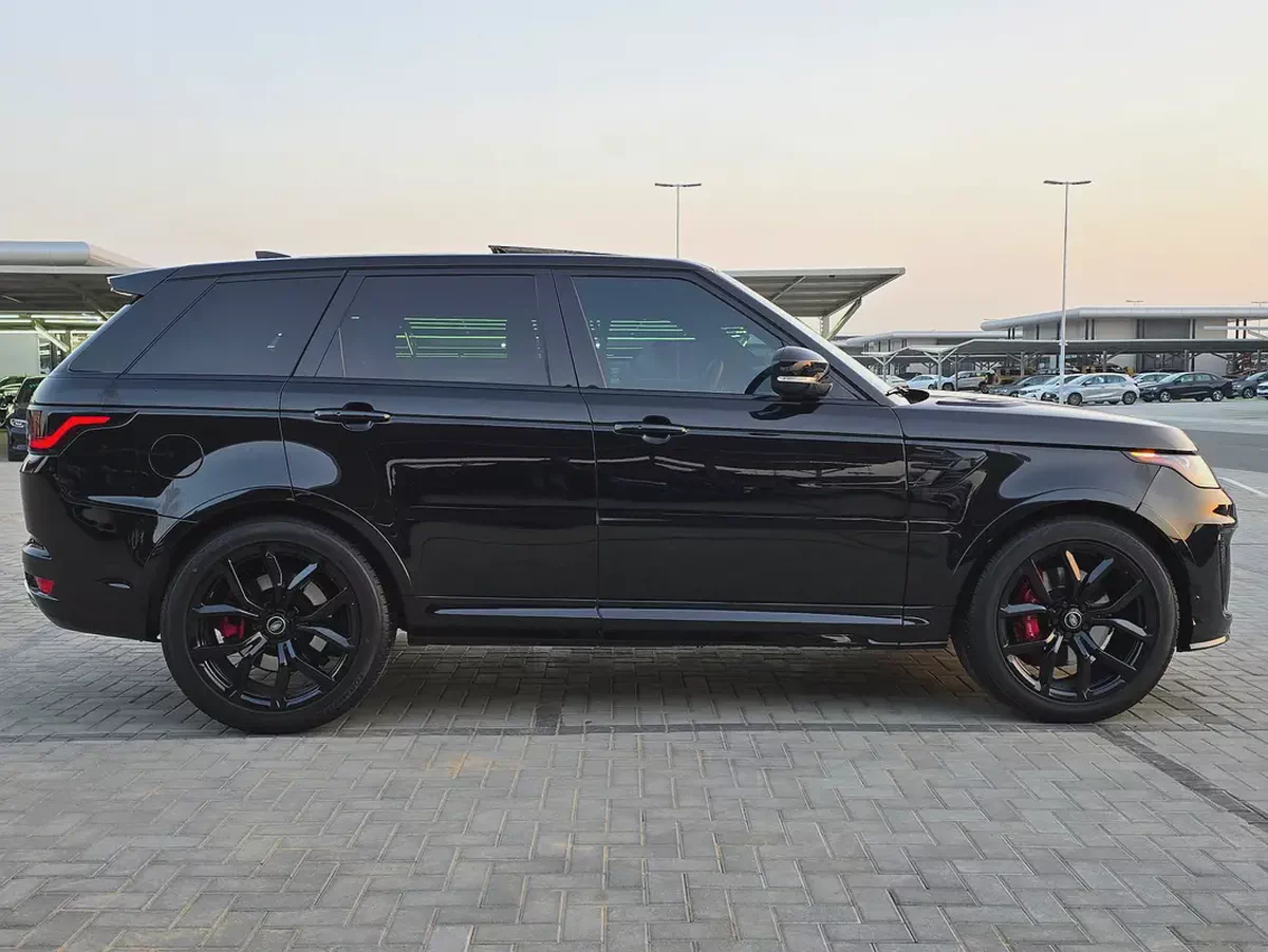 Land Rover Range Rover Sport SVR 2021 - American Specs-4-4