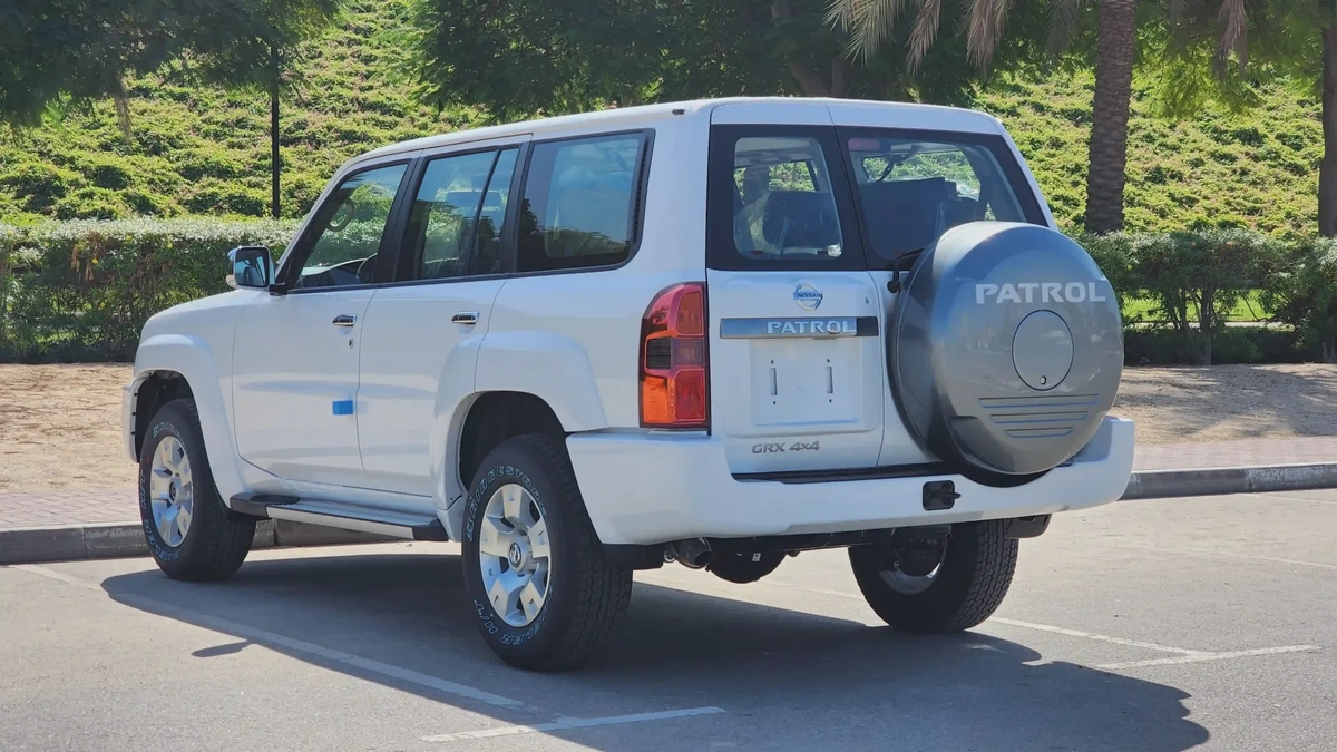 2024 Nissan Patrol GRX (White)-13-13