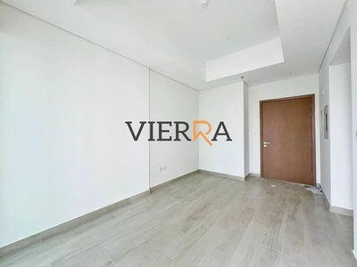 Brand New l Ready To Move In l Spacious-2