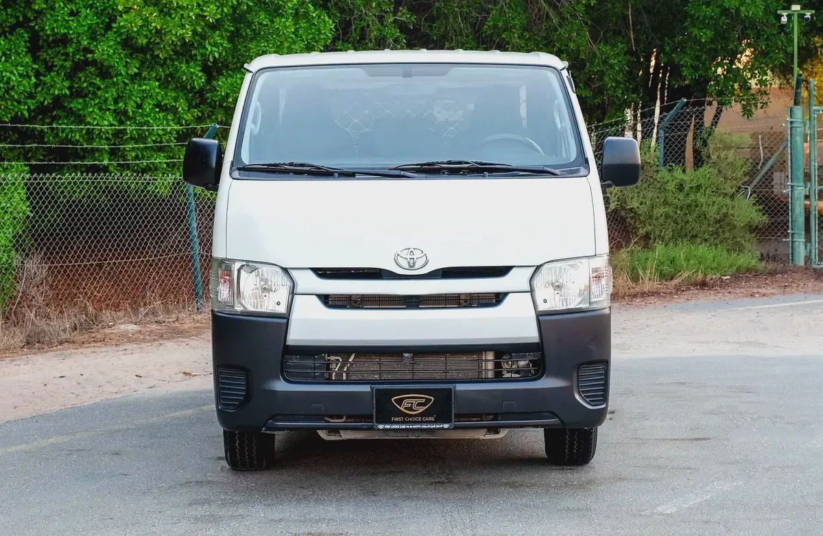 Toyota Hiace Standard Roof | Delivery Van | GCC Specs | Ref#T24064-4-4