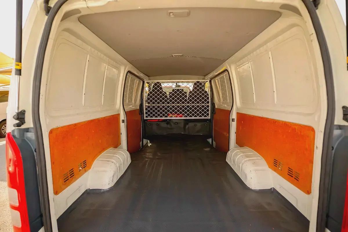 Toyota Hiace Standard Roof | Delivery Van | GCC Specs | Ref#T24064-6-6