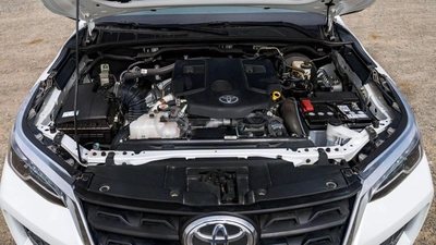 Toyota Fortuner Toyota Fortuner 2.4L Diesel 2024-19