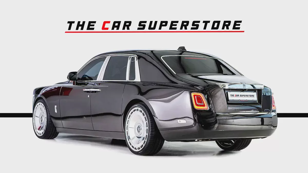 Rolls Royce Phantom-Diamond Grey Exterior Color-24 Inch Chrome Rims-Star Light System-5-5