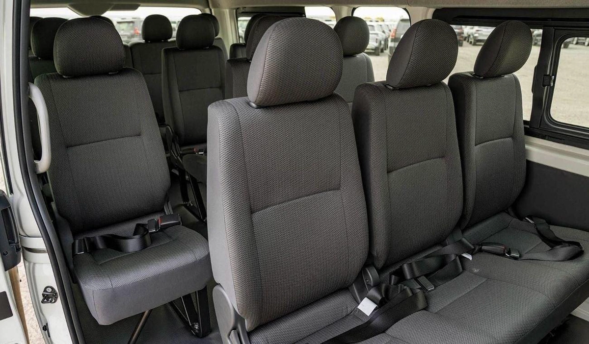 Toyota Hiace GL (LHD) TOYOTA HIACE HR 2.7P MT 16 SEATER MY2025 – WHITE-17-0