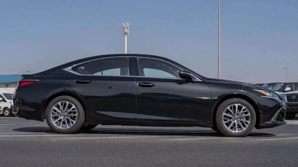 LEXUS ES300h 2.5L HYBRID 2026 – FULL OPTION-6-6