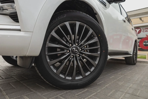 Infiniti QX80 2024