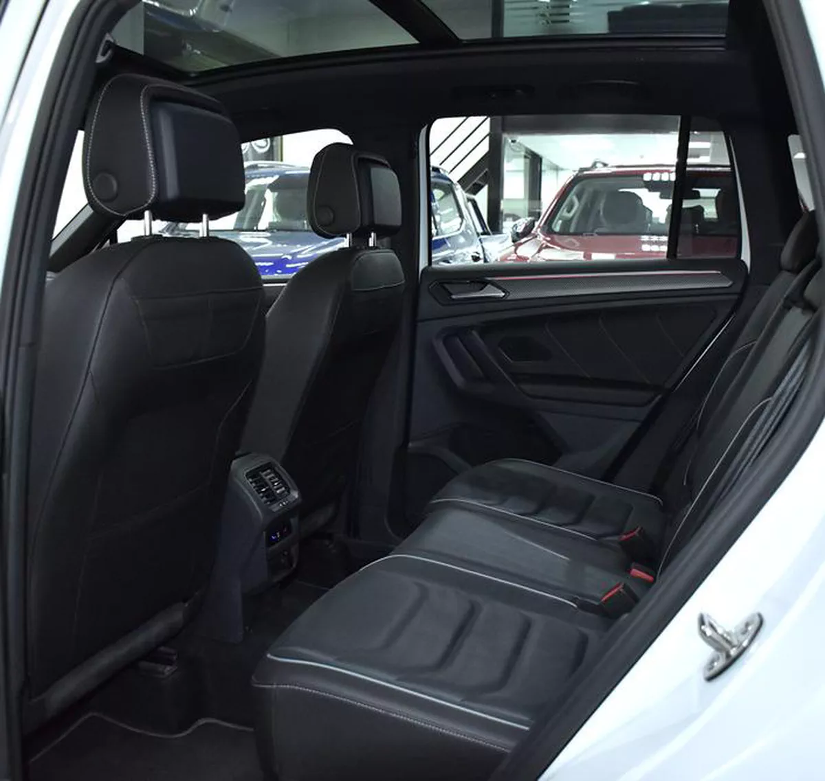 Volkswagen Tiguan R-Line 4Motion ( 2024 ...-12-12