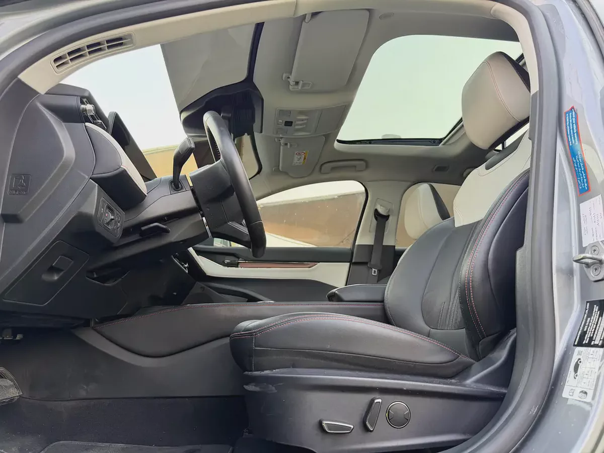 Ford Taurus Titanium -2023- GCC -FREE ACCIDENT-ORIGINAL PAINT-SERVICE AGENCY-UNDER WARRANTY-LOW MILA-13-13