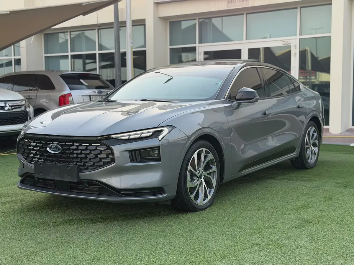 Ford Taurus Titanium -2023- GCC -FREE ACCIDENT-ORIGINAL PAINT-SERVICE AGENCY-UNDER WARRANTY-LOW MILA
