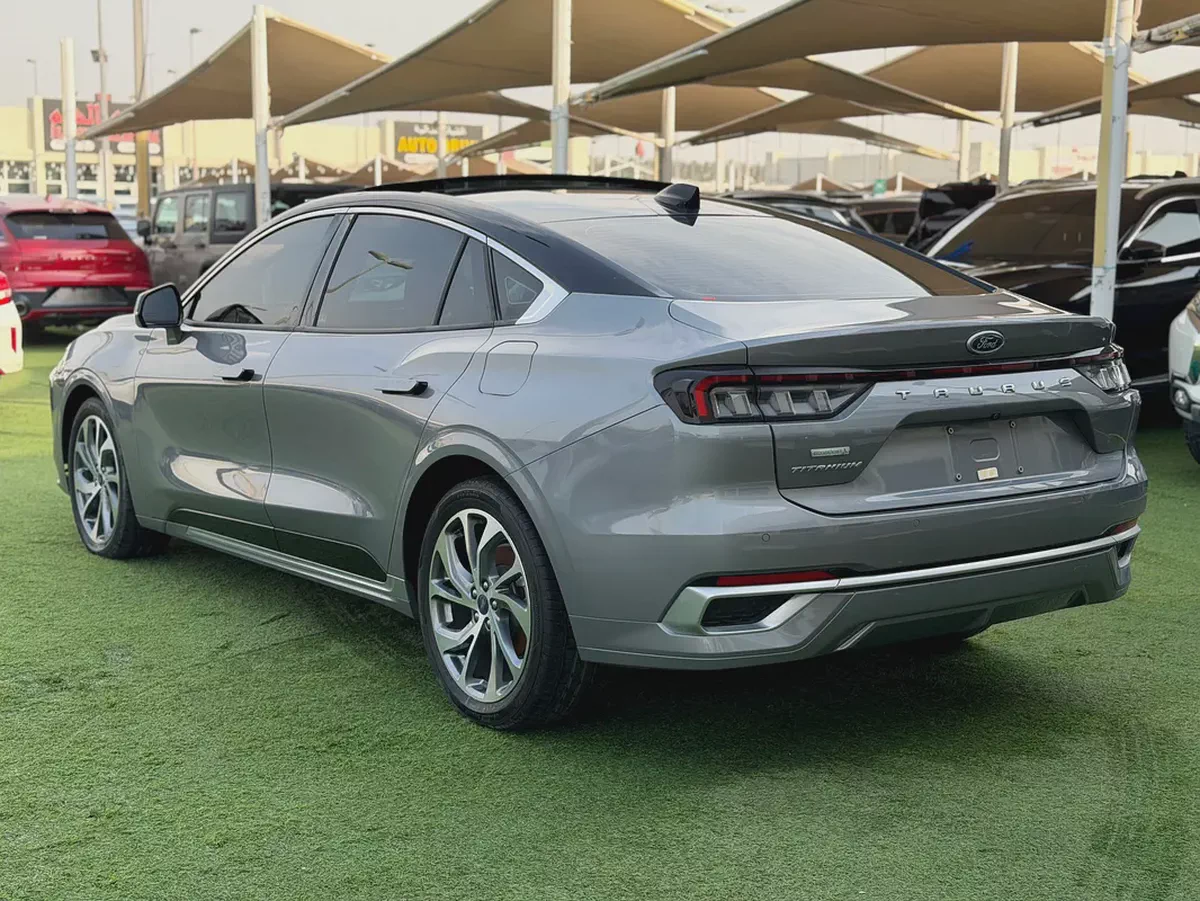 Ford Taurus Titanium -2023- GCC -FREE ACCIDENT-ORIGINAL PAINT-SERVICE AGENCY-UNDER WARRANTY-LOW MILA-5-5