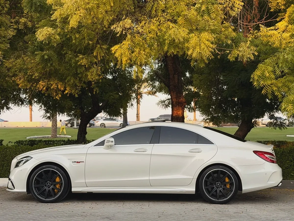 Mercedes Benz CLS 63 AMG FREE ACCIDENT UNDER WARRANTY