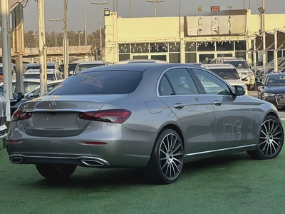 Mercedes-Benz E200 2021 / GCC Specs / 50,000 KM / Gold / Brown Interior / AED 140,000-5
