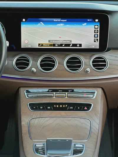 Mercedes-Benz E200 2021 / GCC Specs / 50,000 KM / Gold / Brown Interior / AED 140,000-18