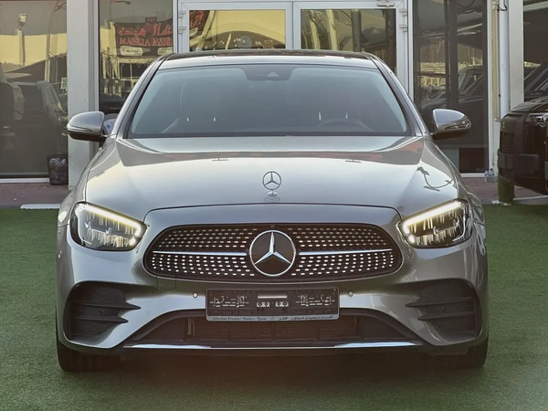 Mercedes-Benz E200 2021 / GCC Specs / 50,000 KM / Gold / Brown Interior / AED 140,000