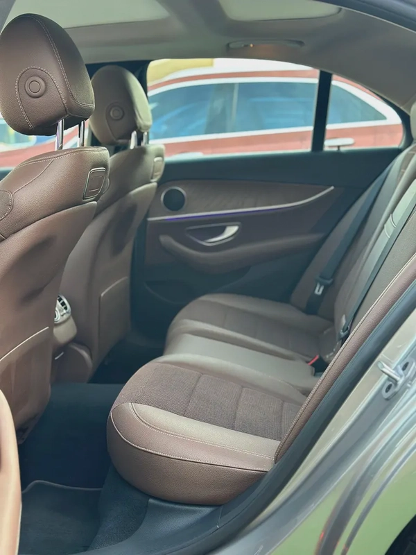 Mercedes-Benz E200 2021 / GCC Specs / 50,000 KM / Gold / Brown Interior / AED 140,000