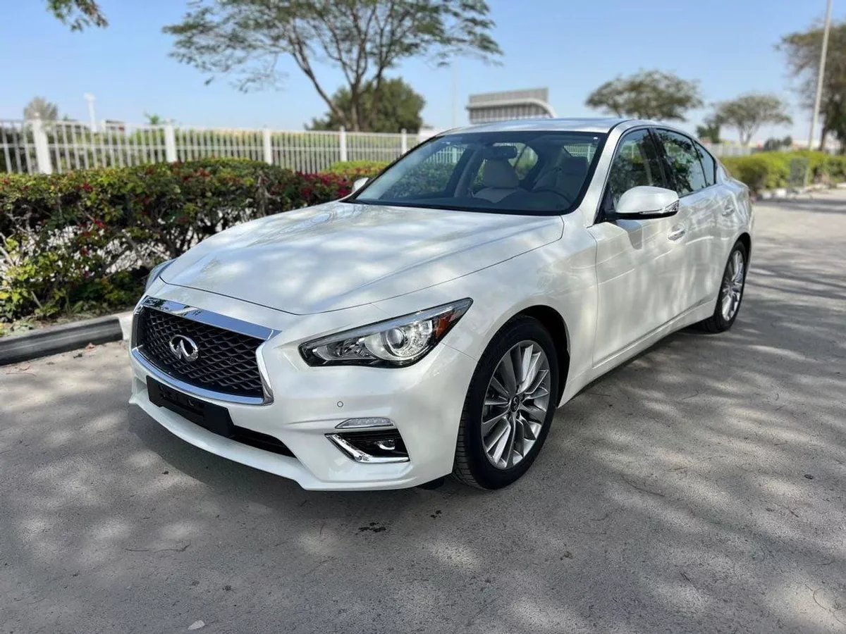 Infiniti Q50 LUXE 3.0L-2-0
