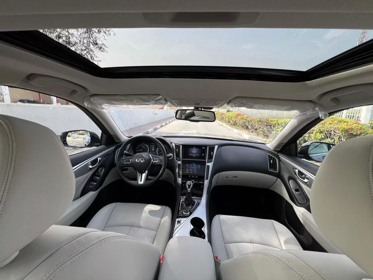 Infiniti Q50 LUXE 3.0L-7-0