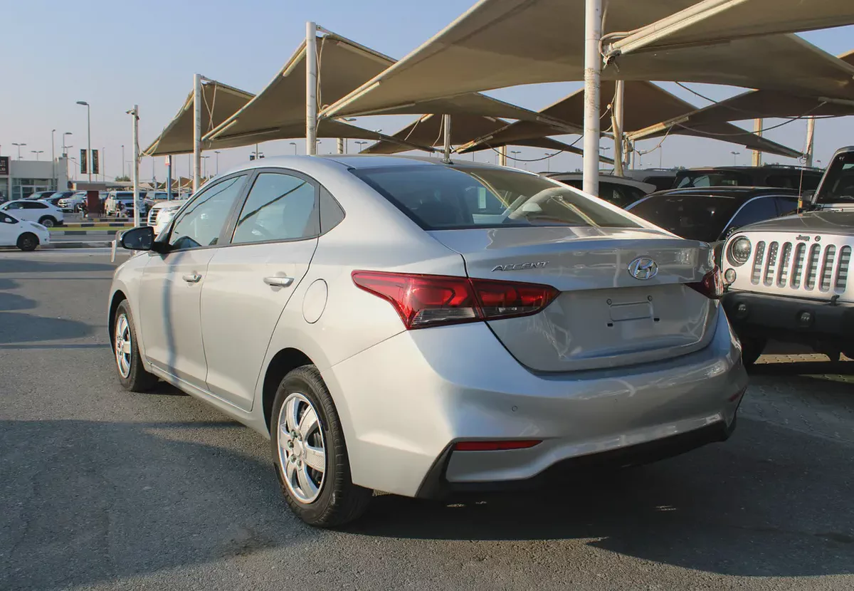2020 Hyundai Accent GL GCC Specs-3-3