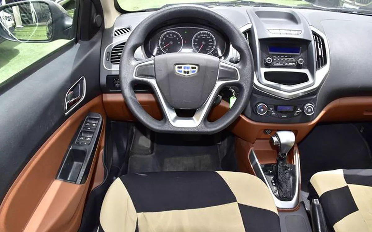 Geely GC6 ( 2017 Model ) in Brown Color GCC Specs-4-4