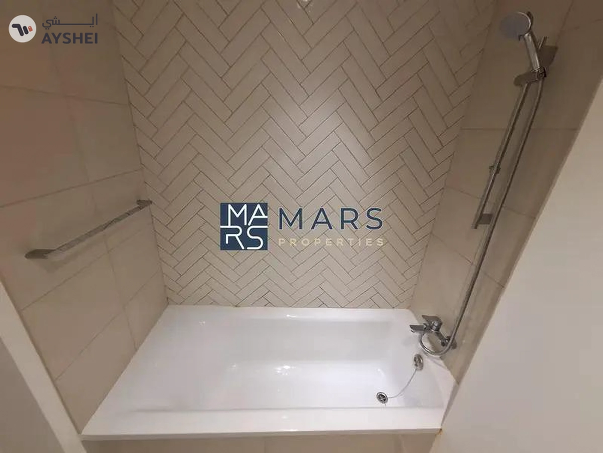 LIKE BRAND NEW STUDIO IN GATED COMMUNITY-6-6