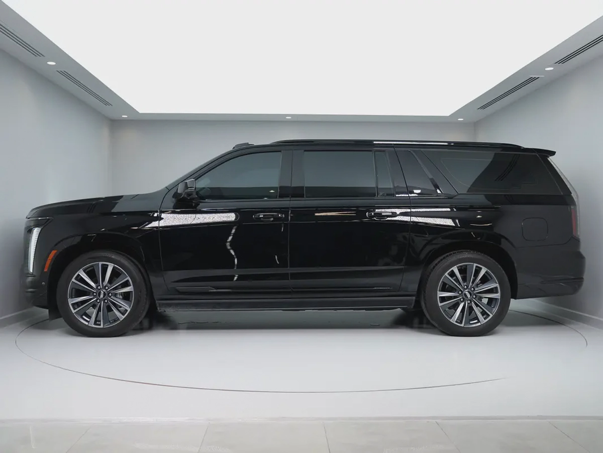2025 Cadillac Escalade ESV - GCC Specs - Brand New!-3-3