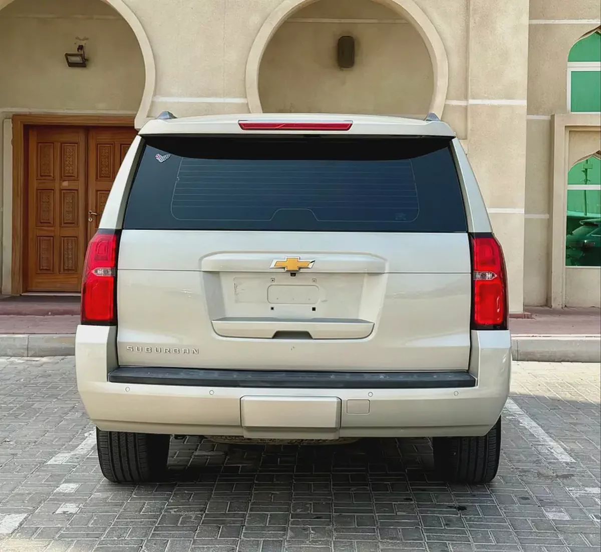 Chevrolet Suburban LTZ 2015 | GCC Specs | Full Option | Excellent Condition-4-4