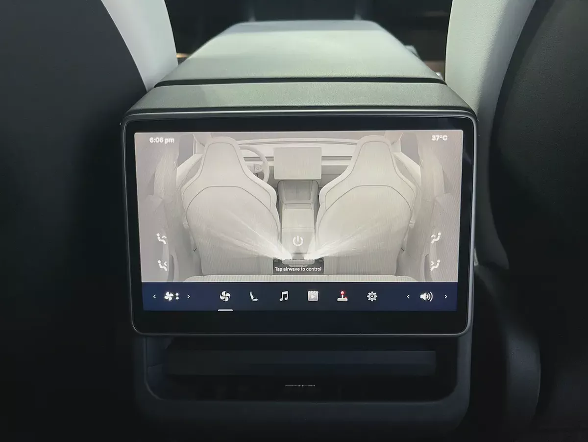 Tesla Model 3 Performance 2025 GCC Specs-12-12