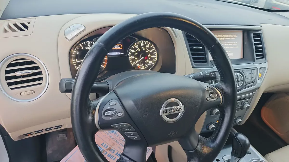Nissan Pathfinder LE 2017 | Top Option | American Specs-14-14