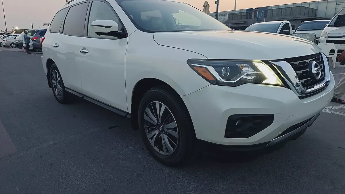 Nissan Pathfinder LE 2017 | Top Option | American Specs-1-1