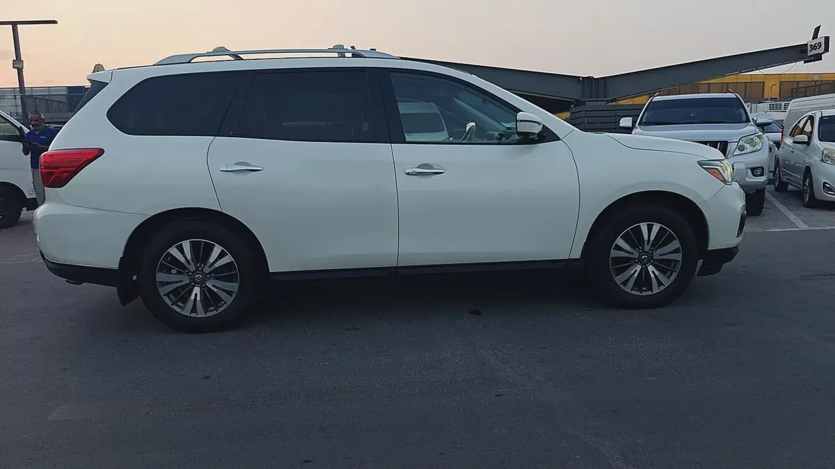 Nissan Pathfinder LE 2017 | Top Option | American Specs-5-5