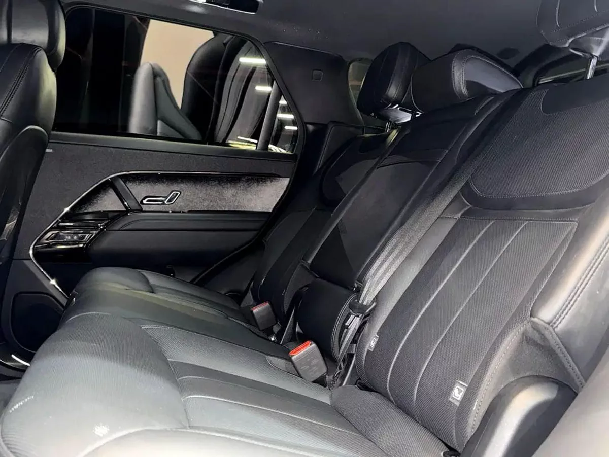 Land Rover Range Rover Sport FIRST EDITION LOW MILAGE-11-0