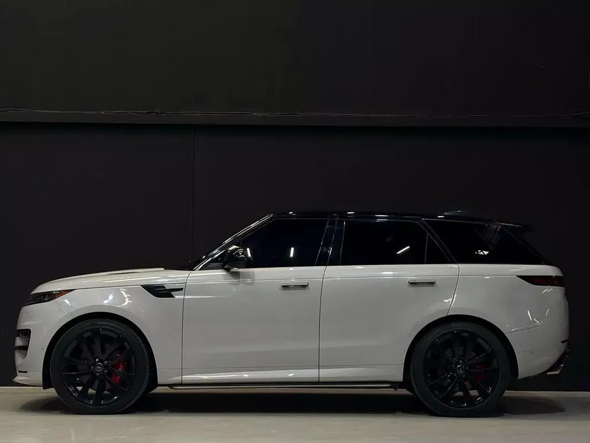 Land Rover Range Rover Sport FIRST EDITION LOW MILAGE-4-0
