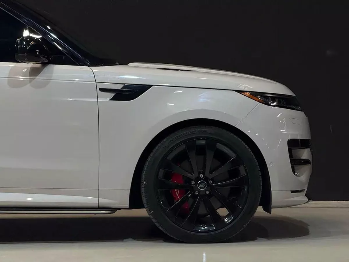 Land Rover Range Rover Sport FIRST EDITION LOW MILAGE-7-0