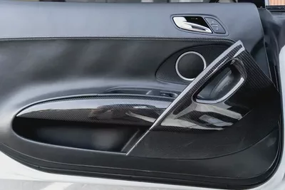 2010 Audi R8 V10 FSI quattro | 6-Speed Gated Manual | GCC Specs-10