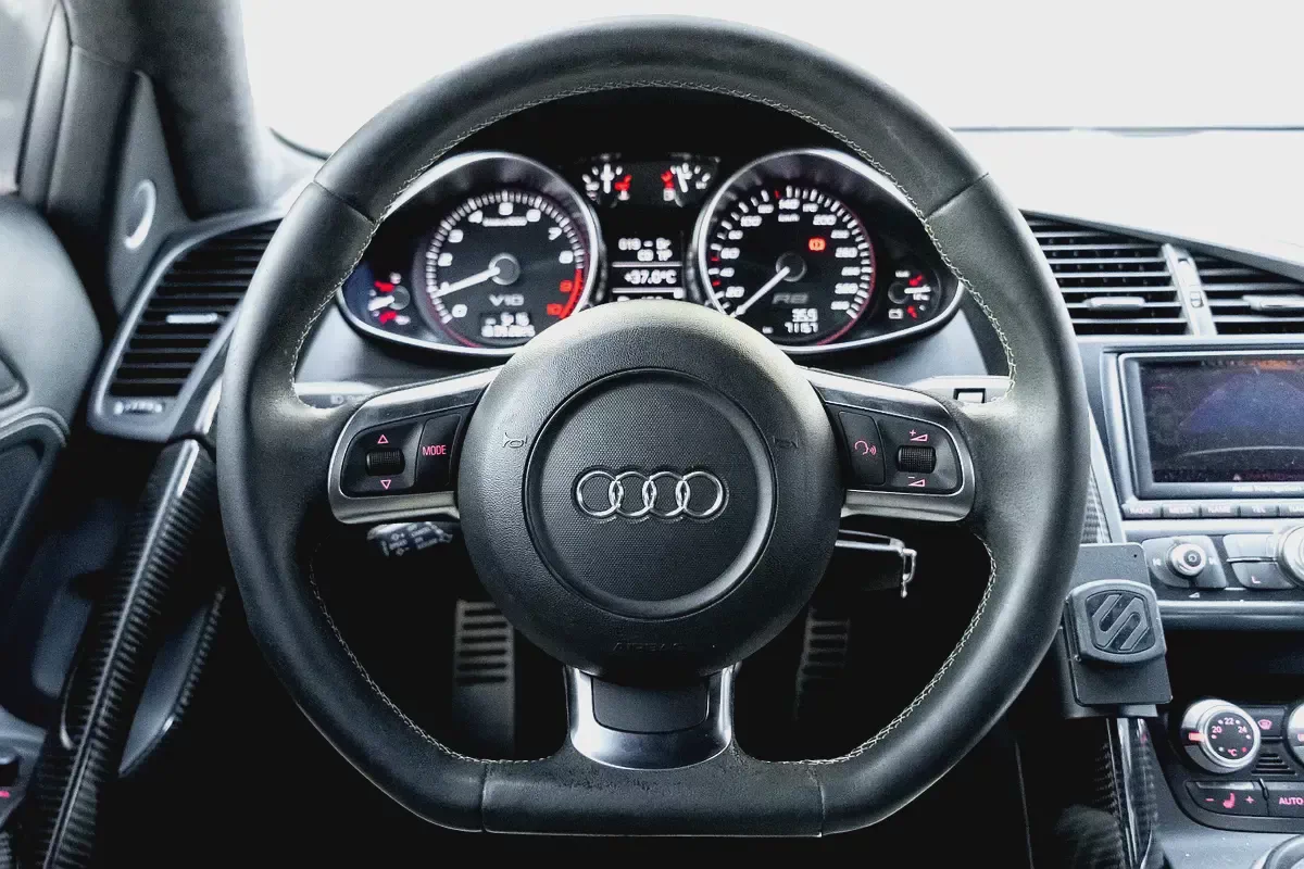 2010 Audi R8 V10 FSI quattro | 6-Speed Gated Manual | GCC Specs-14-14